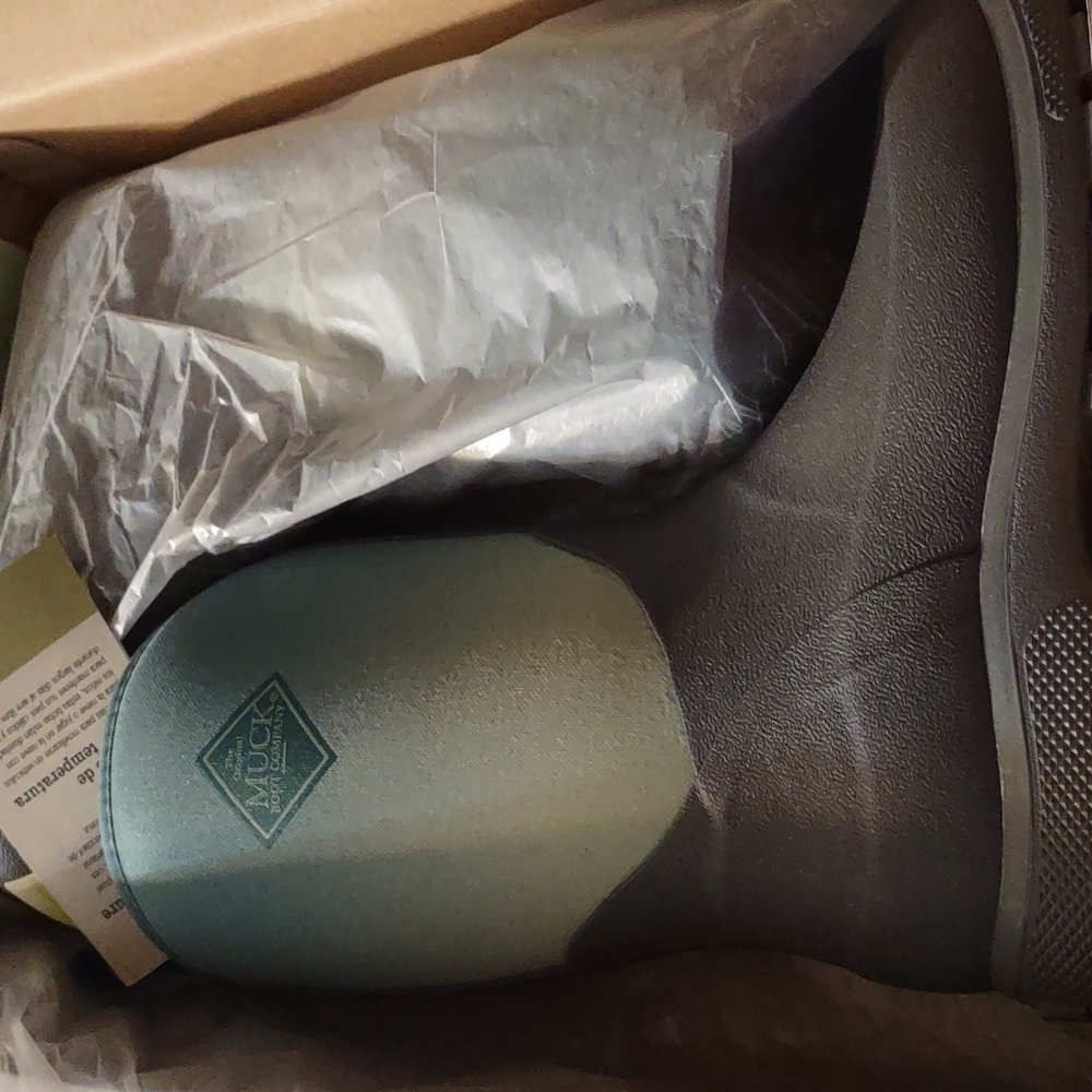 New in box muck boots kids element gray /teal fade sz toddler 7